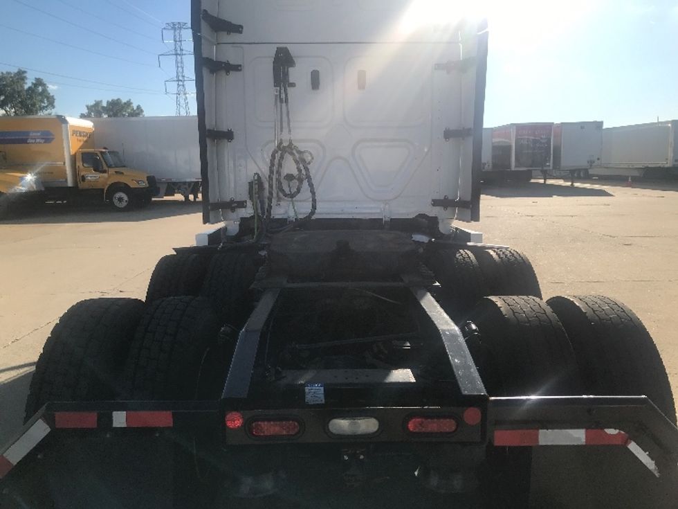 Sleeper Tractor-Heavy Duty Tractors-Freightliner-2021-T12664ST-Allen Park-MI-315,163\n\t\tmiles-$ 75,750 - Image 6