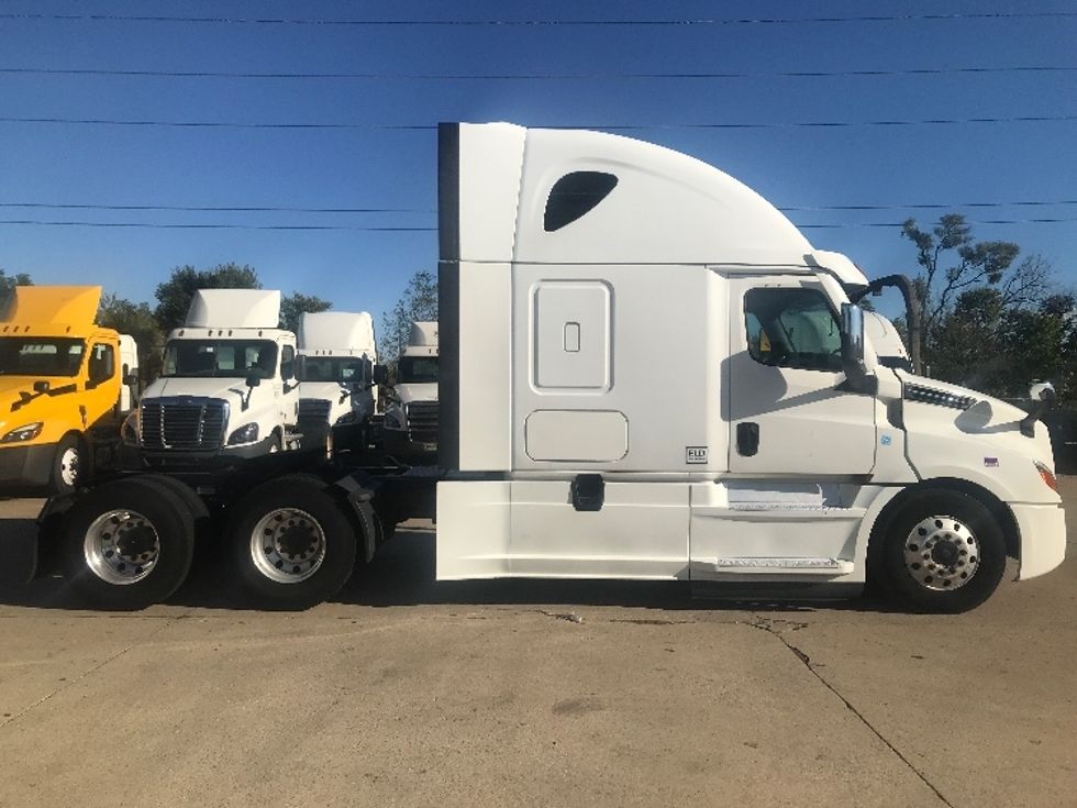 Sleeper Tractor-Heavy Duty Tractors-Freightliner-2021-T12664ST-Allen Park-MI-315,163\n\t\tmiles-$ 75,750 - Image 8