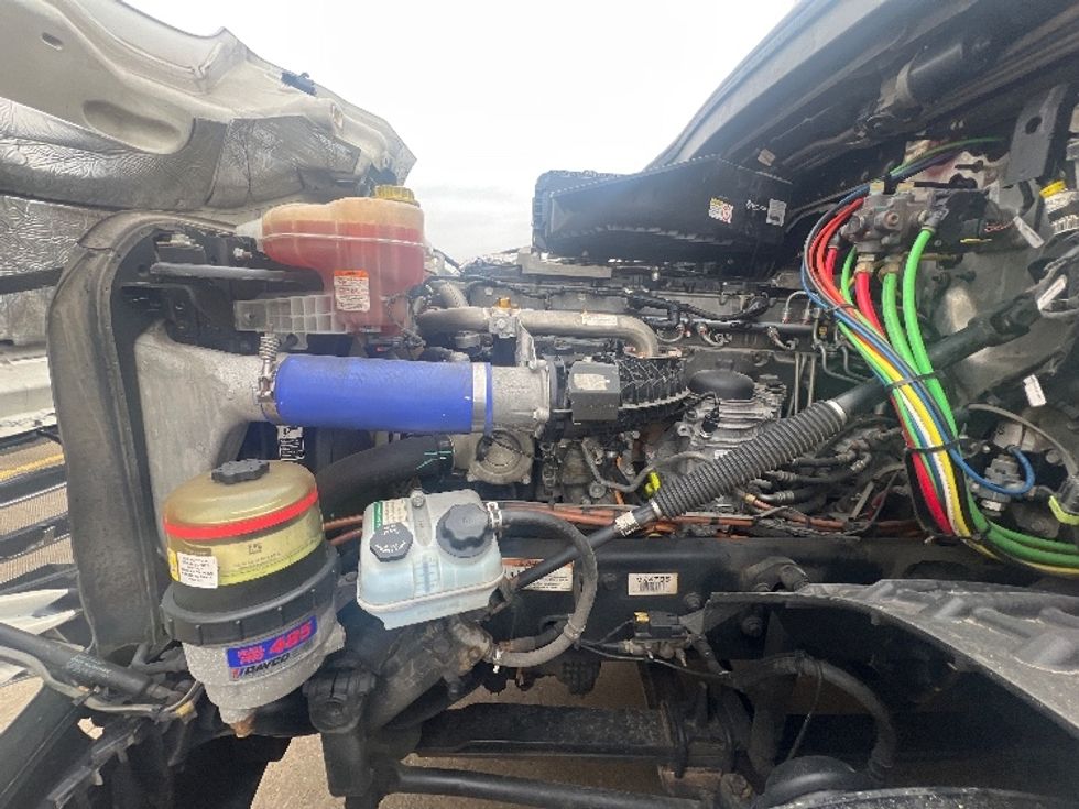 Sleeper Tractor-Heavy Duty Tractors-Freightliner-2021-T12664ST-Allen Park-MI-475,703\n\t\tmiles-$ 67,000 - Image 20