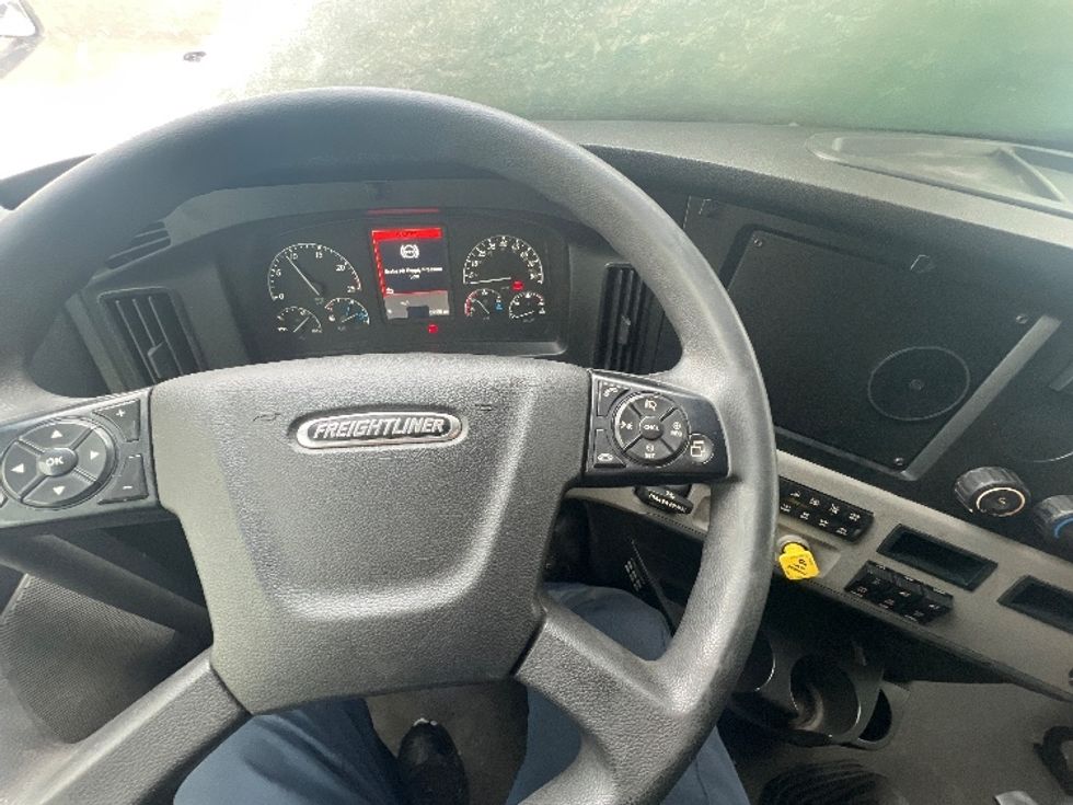 Sleeper Tractor-Heavy Duty Tractors-Freightliner-2021-T12664ST-Allen Park-MI-534,168\n\t\tmiles-$ 62,750 - Image 11