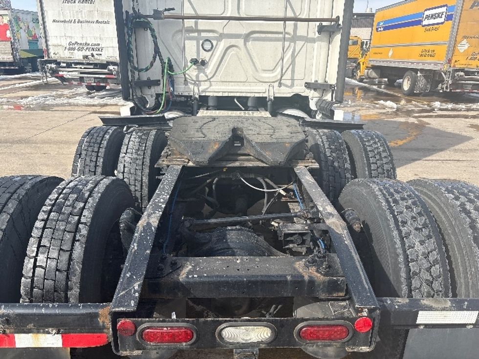 Sleeper Tractor-Heavy Duty Tractors-Freightliner-2021-T12664ST-Allen Park-MI-534,168\n\t\tmiles-$ 62,750 - Image 6