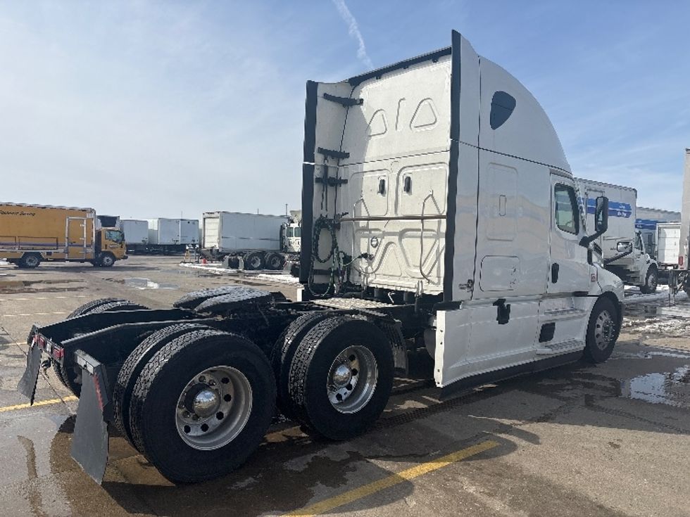 Sleeper Tractor-Heavy Duty Tractors-Freightliner-2021-T12664ST-Allen Park-MI-534,168\n\t\tmiles-$ 62,750 - Image 7