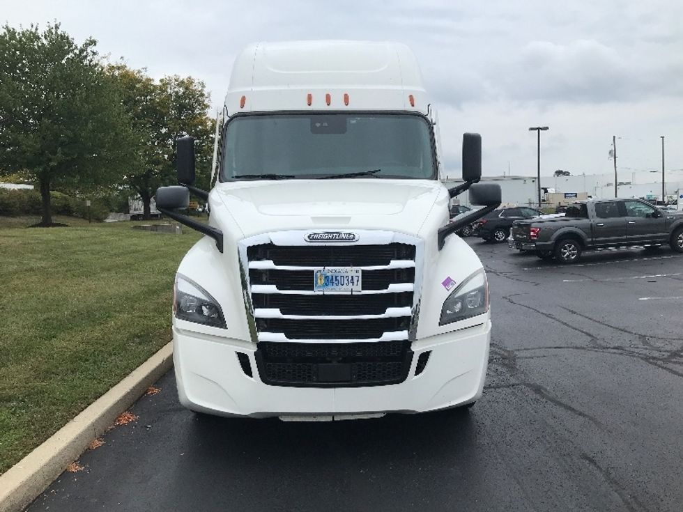Sleeper Tractor-Heavy Duty Tractors-Freightliner-2021-T12664ST-Allentown-PA-625,534\n\t\tmiles-$ 52,250 - Image 2