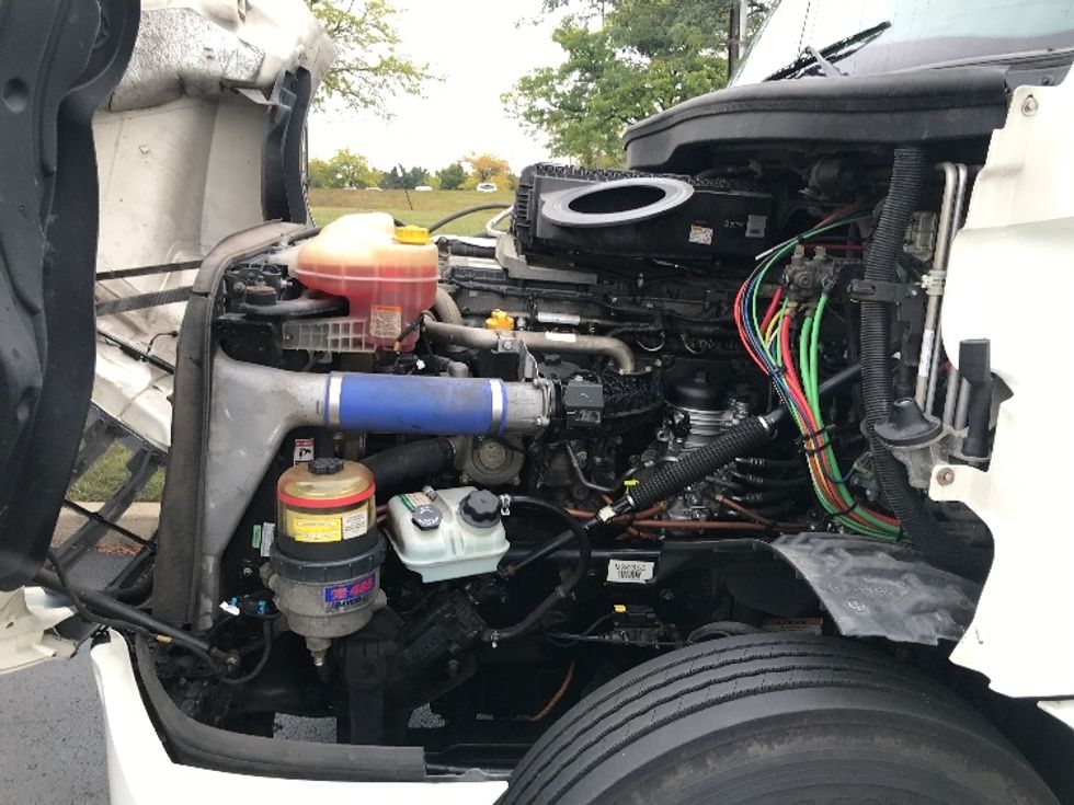 Sleeper Tractor-Heavy Duty Tractors-Freightliner-2021-T12664ST-Allentown-PA-625,534\n\t\tmiles-$ 52,250 - Image 21