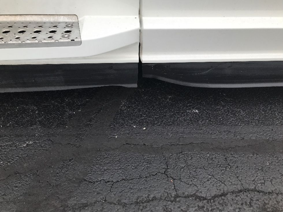 Sleeper Tractor-Heavy Duty Tractors-Freightliner-2021-T12664ST-Allentown-PA-625,534\n\t\tmiles-$ 52,250 - Image 23