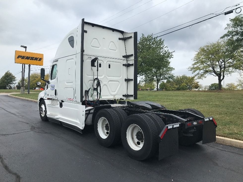 Sleeper Tractor-Heavy Duty Tractors-Freightliner-2021-T12664ST-Allentown-PA-625,534\n\t\tmiles-$ 52,250 - Image 5