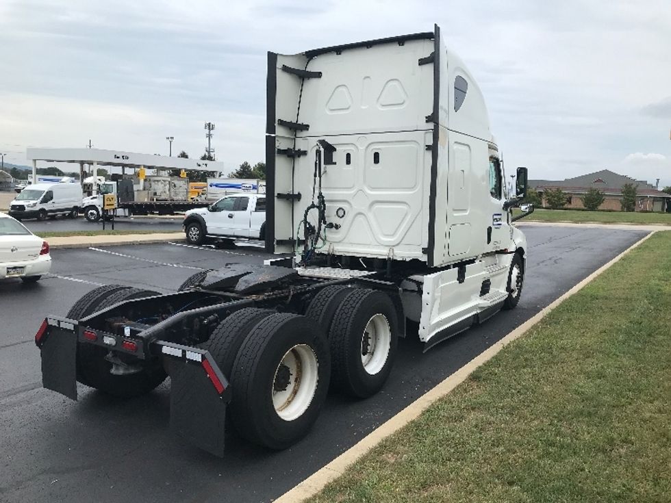 Sleeper Tractor-Heavy Duty Tractors-Freightliner-2021-T12664ST-Allentown-PA-625,534\n\t\tmiles-$ 52,250 - Image 7