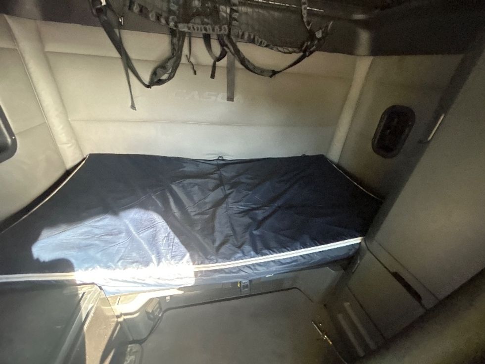 Sleeper Tractor-Heavy Duty Tractors-Freightliner-2021-T12664ST-Amarillo-TX-411,742\n\t\tmiles-$ 77,250 - Image 17