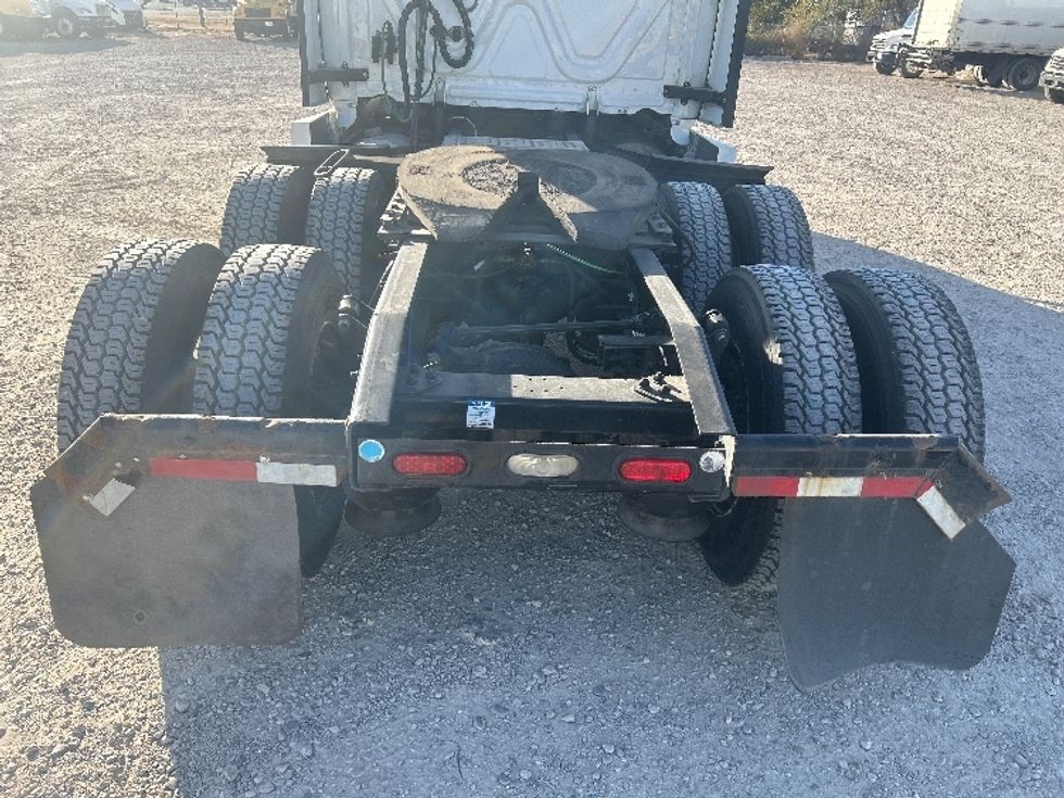 Sleeper Tractor-Heavy Duty Tractors-Freightliner-2021-T12664ST-Amarillo-TX-411,742\n\t\tmiles-$ 77,250 - Image 6