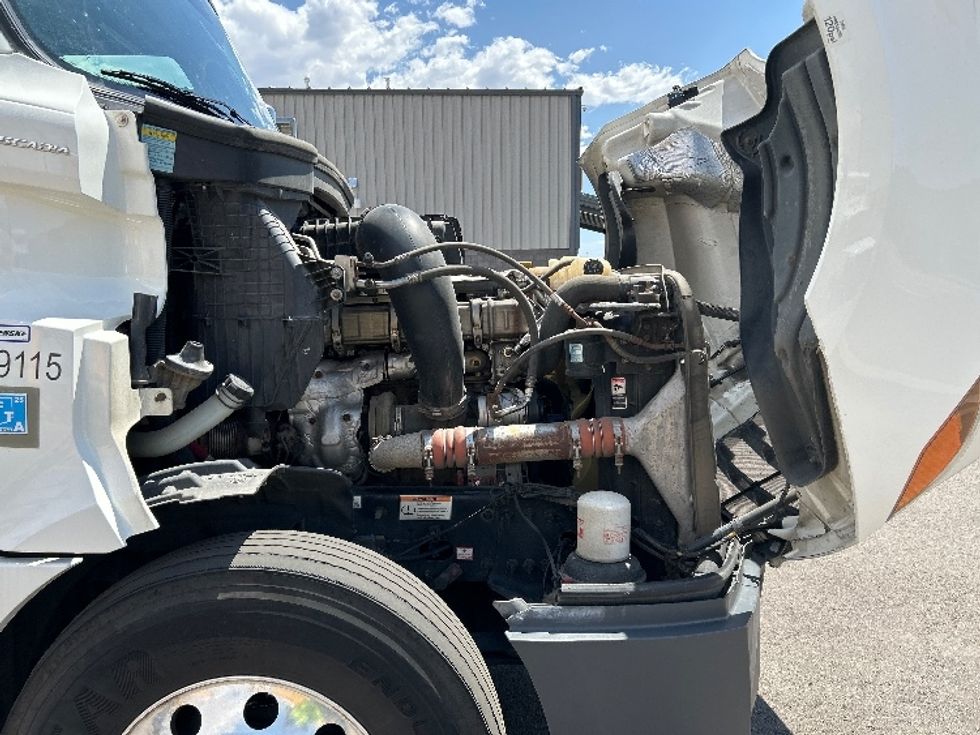 Sleeper Tractor-Heavy Duty Tractors-Freightliner-2021-T12664ST-Amarillo-TX-633,334\n\t\tmiles-$ 58,250 - Image 20