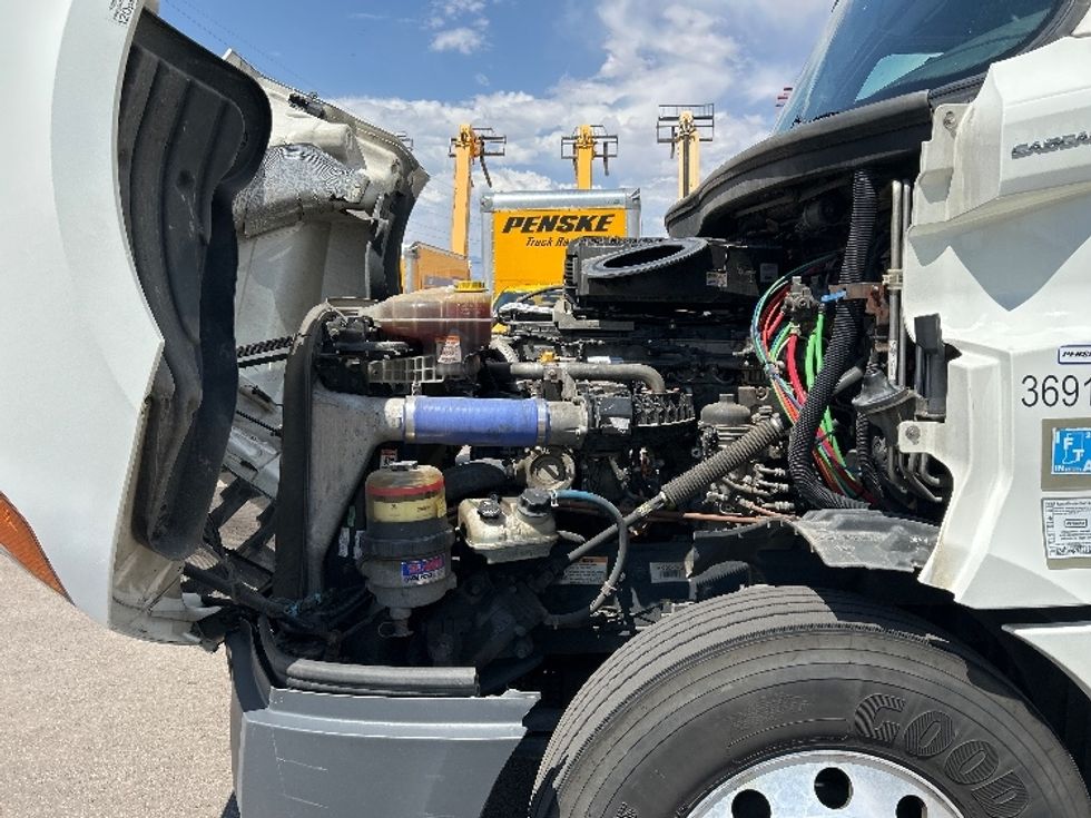 Sleeper Tractor-Heavy Duty Tractors-Freightliner-2021-T12664ST-Amarillo-TX-633,334\n\t\tmiles-$ 58,250 - Image 21