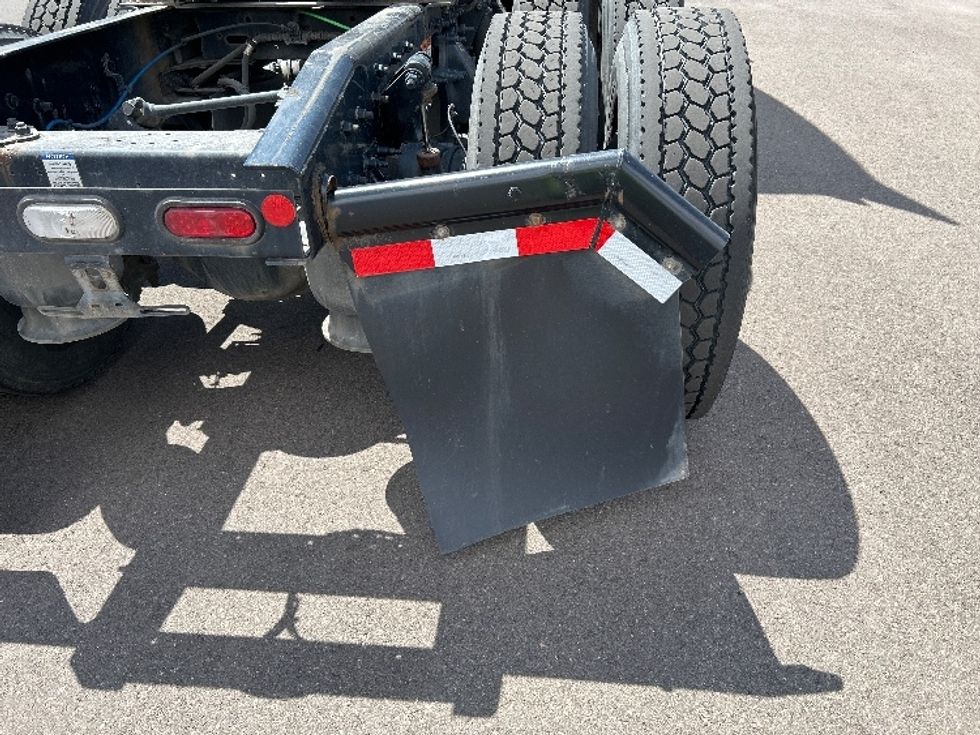 Sleeper Tractor-Heavy Duty Tractors-Freightliner-2021-T12664ST-Amarillo-TX-633,334\n\t\tmiles-$ 58,250 - Image 25