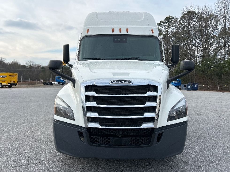 Sleeper Tractor-Heavy Duty Tractors-Freightliner-2021-T12664ST-Anderson-SC-482,882\n\t\tmiles-$ 64,000 - Image 2