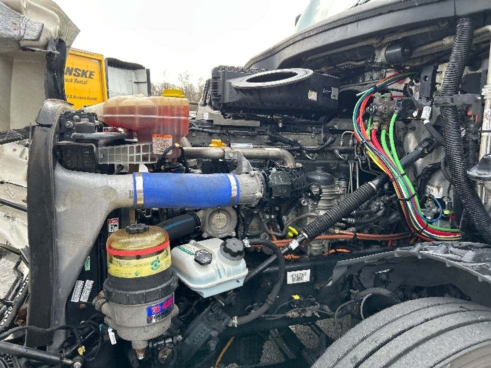 Sleeper Tractor-Heavy Duty Tractors-Freightliner-2021-T12664ST-Anderson-SC-482,882\n\t\tmiles-$ 64,000 - Image 21