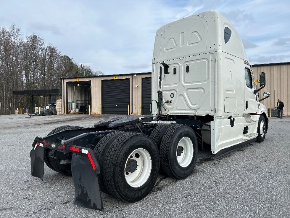 Sleeper Tractor-Heavy Duty Tractors-Freightliner-2021-T12664ST-Anderson-SC-482,882\n\t\tmiles-$ 64,000 - Image 7