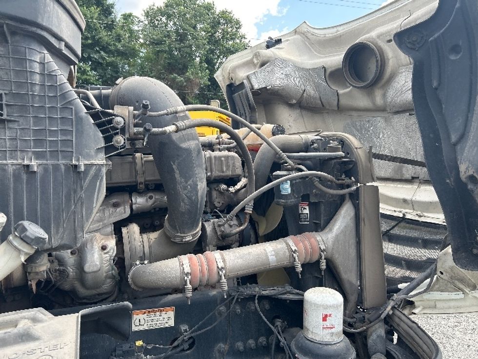 Sleeper Tractor-Heavy Duty Tractors-Freightliner-2021-T12664ST-Anderson-SC-514,362\n\t\tmiles-$ 69,500 - Image 18