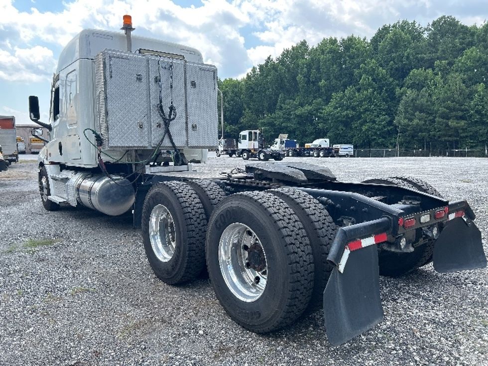 Sleeper Tractor-Heavy Duty Tractors-Freightliner-2021-T12664ST-Anderson-SC-514,362\n\t\tmiles-$ 69,500 - Image 5