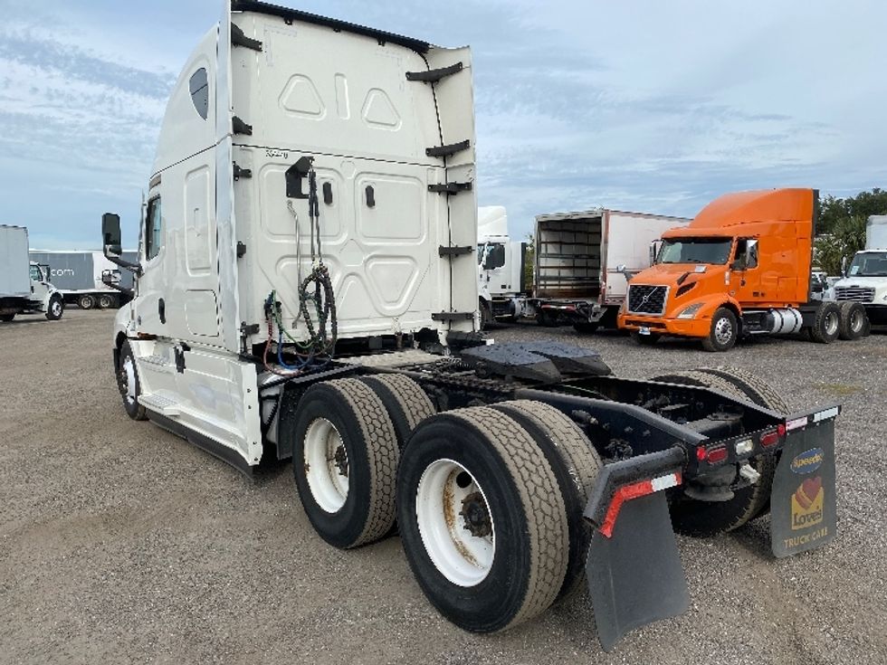 Sleeper Tractor-Heavy Duty Tractors-Freightliner-2021-T12664ST-Apopka-FL-517,680\n\t\tmiles-$ 61,750 - Image 5