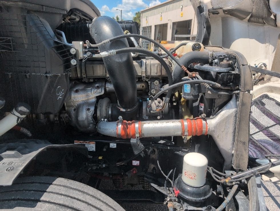 Sleeper Tractor-Heavy Duty Tractors-Freightliner-2021-T12664ST-Apopka-FL-579,672\n\t\tmiles-$ 58,750 - Image 20