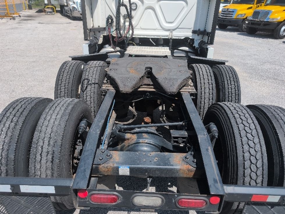 Sleeper Tractor-Heavy Duty Tractors-Freightliner-2021-T12664ST-Apopka-FL-579,672\n\t\tmiles-$ 58,750 - Image 6