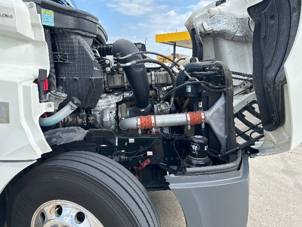 Sleeper Tractor-Heavy Duty Tractors-Freightliner-2021-T12664ST-Arlington-TX-496,631\n\t\tmiles-$ 69,000 - Image 20