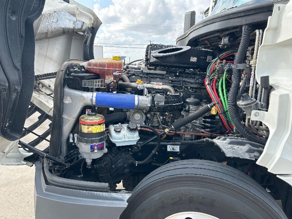 Sleeper Tractor-Heavy Duty Tractors-Freightliner-2021-T12664ST-Arlington-TX-496,631\n\t\tmiles-$ 69,000 - Image 21