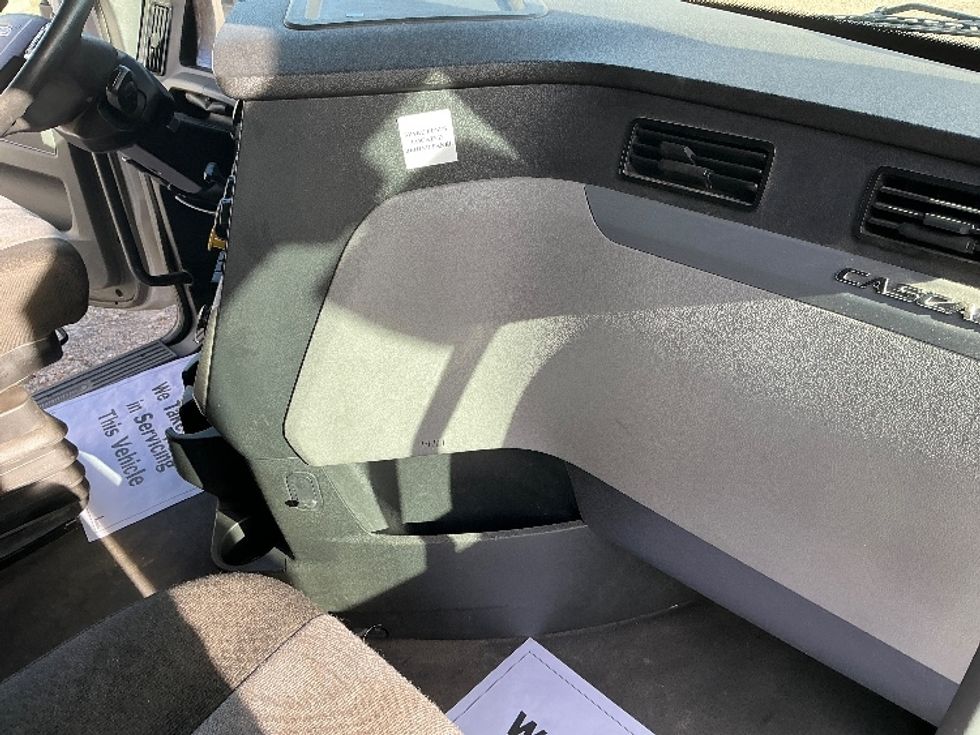 Sleeper Tractor-Heavy Duty Tractors-Freightliner-2021-T12664ST-Asheville-NC-425,800\n\t\tmiles-$ 67,500 - Image 15