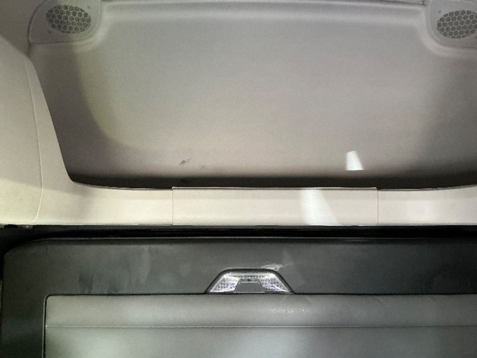 Sleeper Tractor-Heavy Duty Tractors-Freightliner-2021-T12664ST-Asheville-NC-425,800\n\t\tmiles-$ 67,500 - Image 17