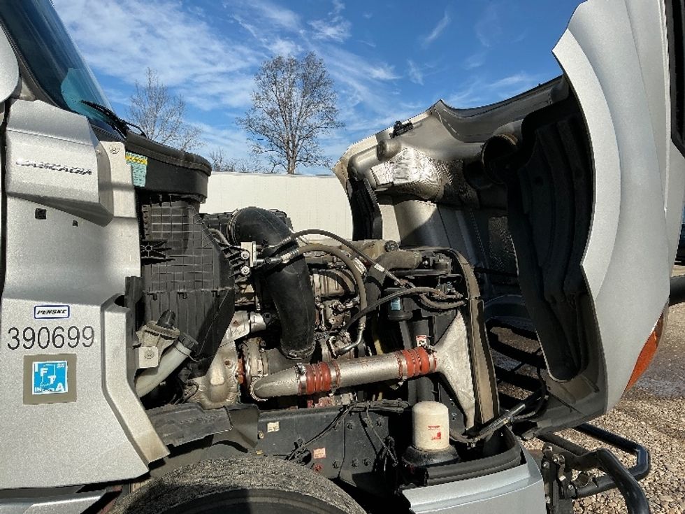 Sleeper Tractor-Heavy Duty Tractors-Freightliner-2021-T12664ST-Asheville-NC-425,800\n\t\tmiles-$ 67,500 - Image 20