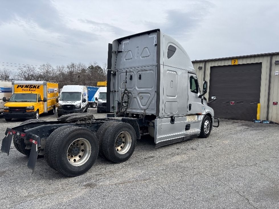 Sleeper Tractor-Heavy Duty Tractors-Freightliner-2021-T12664ST-Asheville-NC-425,800\n\t\tmiles-$ 67,500 - Image 8