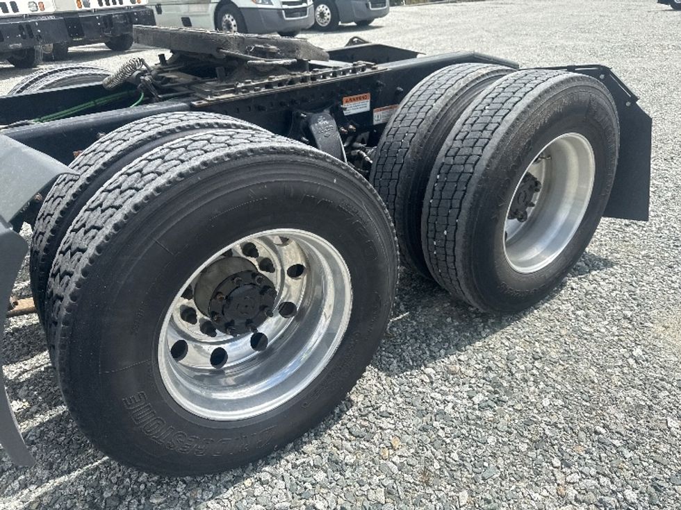 Sleeper Tractor-Heavy Duty Tractors-Freightliner-2021-T12664ST-Asheville-NC-437,531\n\t\tmiles-$ 72,500 - Image 22