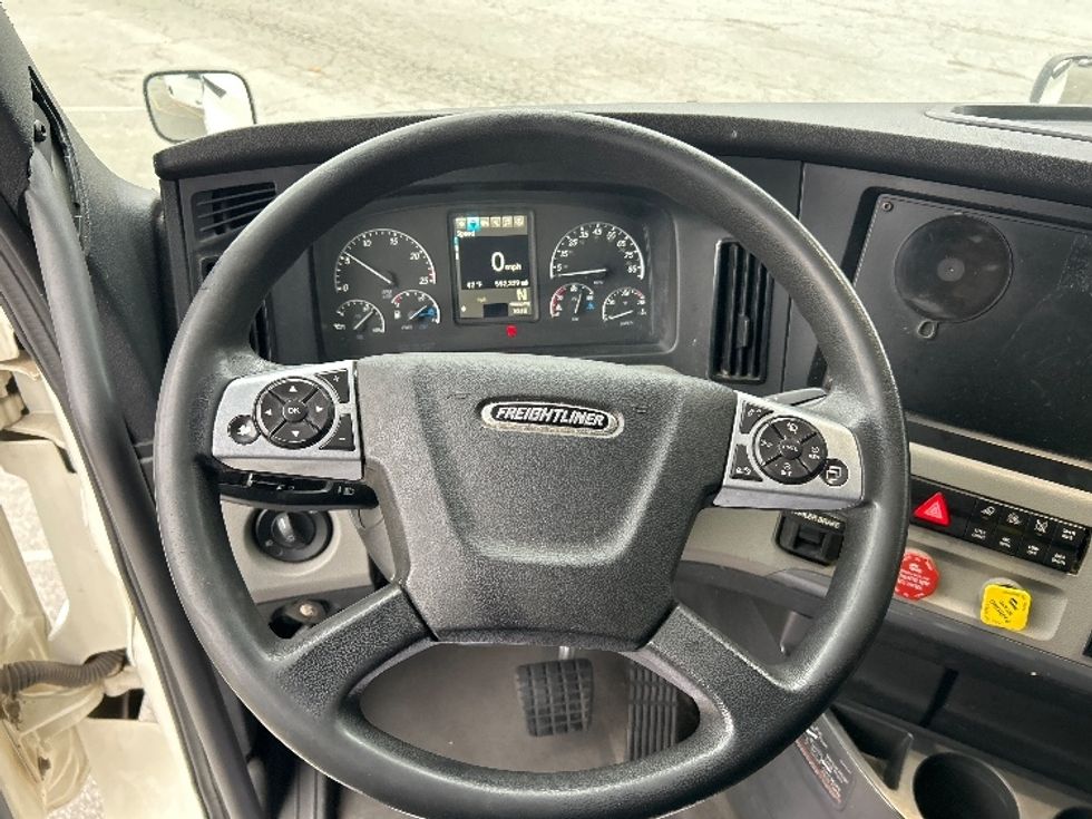 Sleeper Tractor-Heavy Duty Tractors-Freightliner-2021-T12664ST-Asheville-NC-552,330\n\t\tmiles-$ 58,000 - Image 11