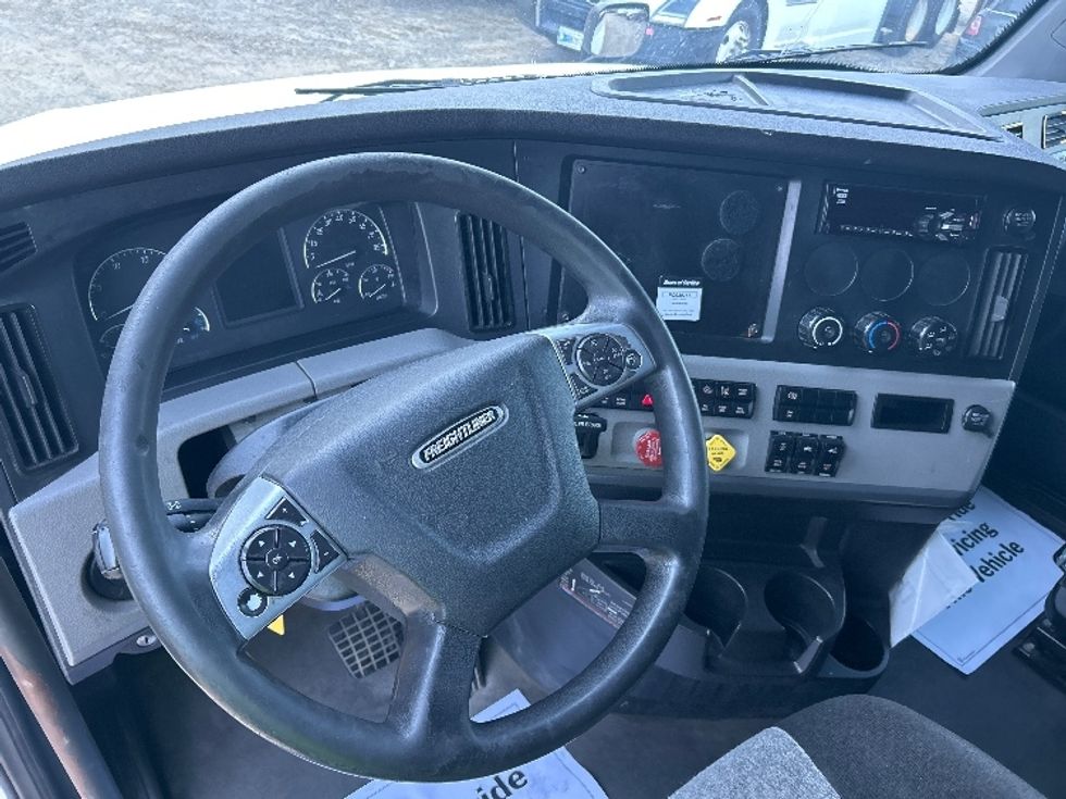 Sleeper Tractor-Heavy Duty Tractors-Freightliner-2021-T12664ST-Asheville-NC-572,980\n\t\tmiles-$ 57,500 - Image 10