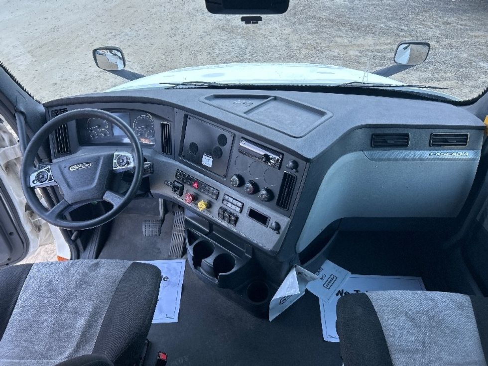 Sleeper Tractor-Heavy Duty Tractors-Freightliner-2021-T12664ST-Asheville-NC-572,980\n\t\tmiles-$ 57,500 - Image 12