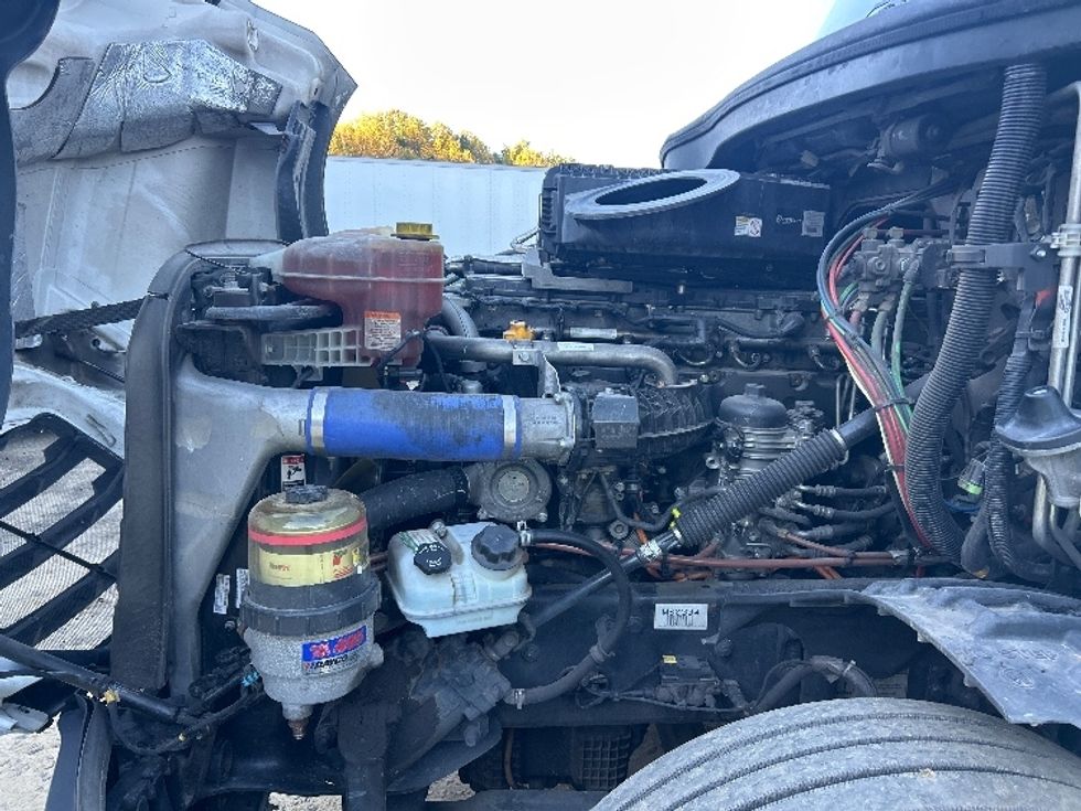 Sleeper Tractor-Heavy Duty Tractors-Freightliner-2021-T12664ST-Asheville-NC-572,980\n\t\tmiles-$ 57,500 - Image 21