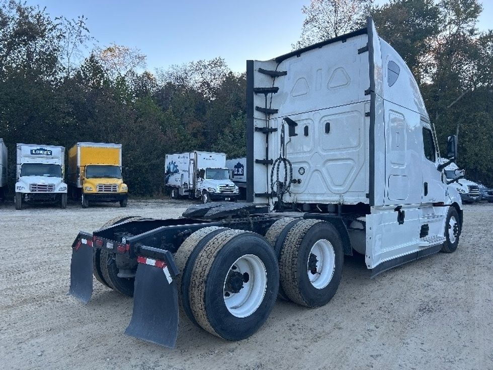 Sleeper Tractor-Heavy Duty Tractors-Freightliner-2021-T12664ST-Asheville-NC-572,980\n\t\tmiles-$ 57,500 - Image 7