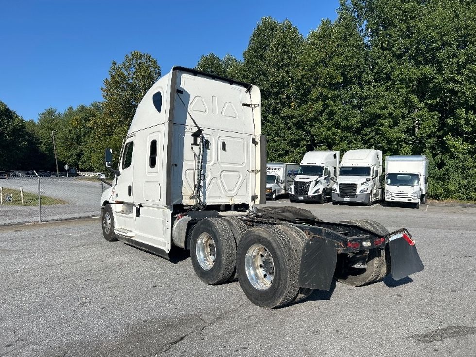 Sleeper Tractor-Heavy Duty Tractors-Freightliner-2021-T12664ST-Asheville-NC-647,125\n\t\tmiles-$ 53,500 - Image 5