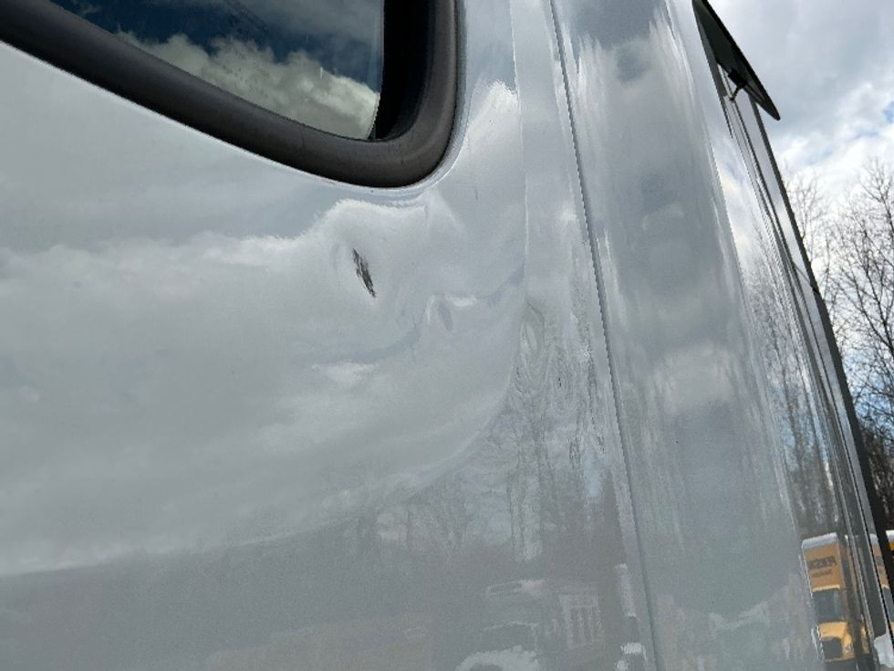 Sleeper Tractor-Heavy Duty Tractors-Freightliner-2021-T12664ST-Asheville-NC-701,621\n\t\tmiles-$ 37,250 - Image 22