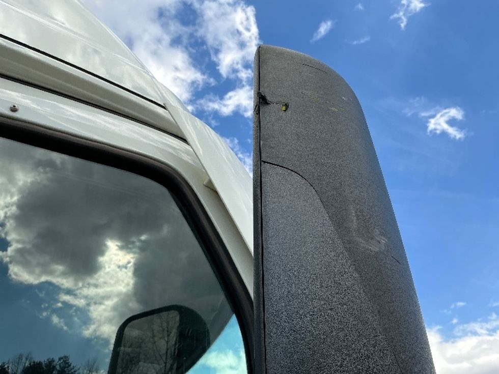 Sleeper Tractor-Heavy Duty Tractors-Freightliner-2021-T12664ST-Asheville-NC-701,621\n\t\tmiles-$ 37,250 - Image 23