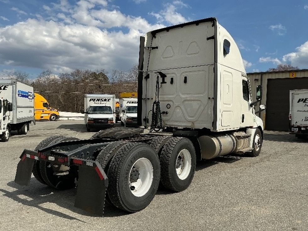 Sleeper Tractor-Heavy Duty Tractors-Freightliner-2021-T12664ST-Asheville-NC-701,621\n\t\tmiles-$ 37,250 - Image 7