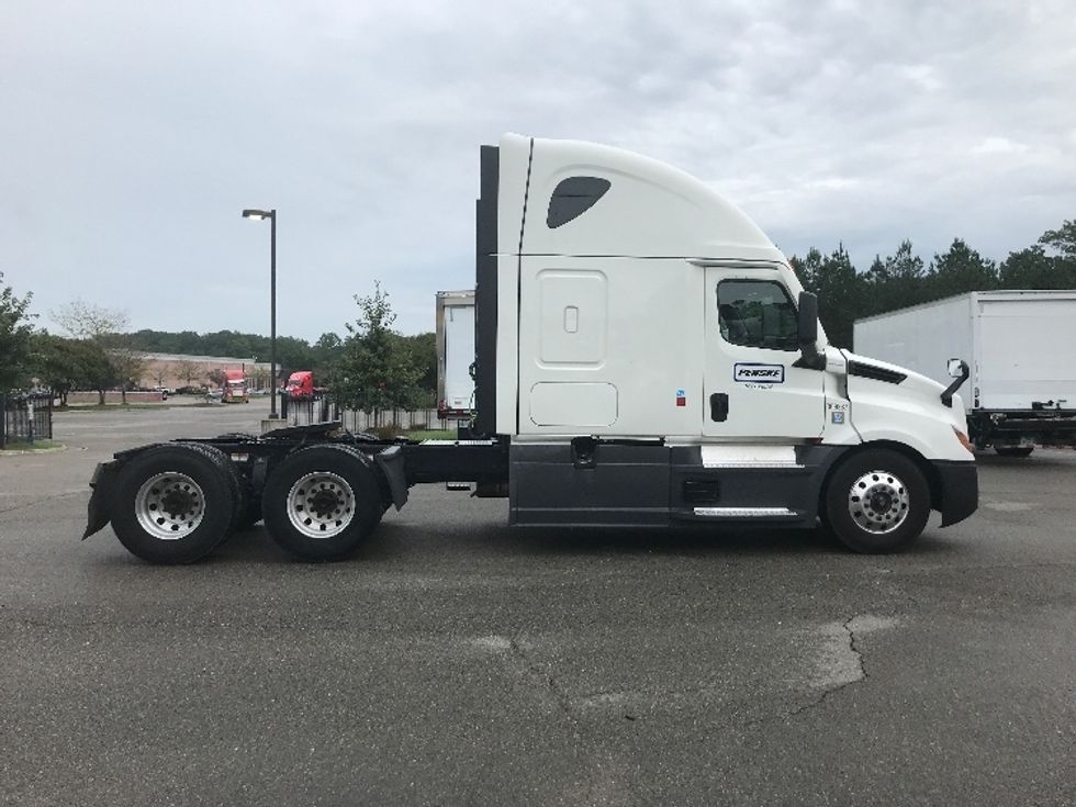Sleeper Tractor-Heavy Duty Tractors-Freightliner-2021-T12664ST-Ashland-VA-500,514\n\t\tmiles-$ 66,250 - Image 8