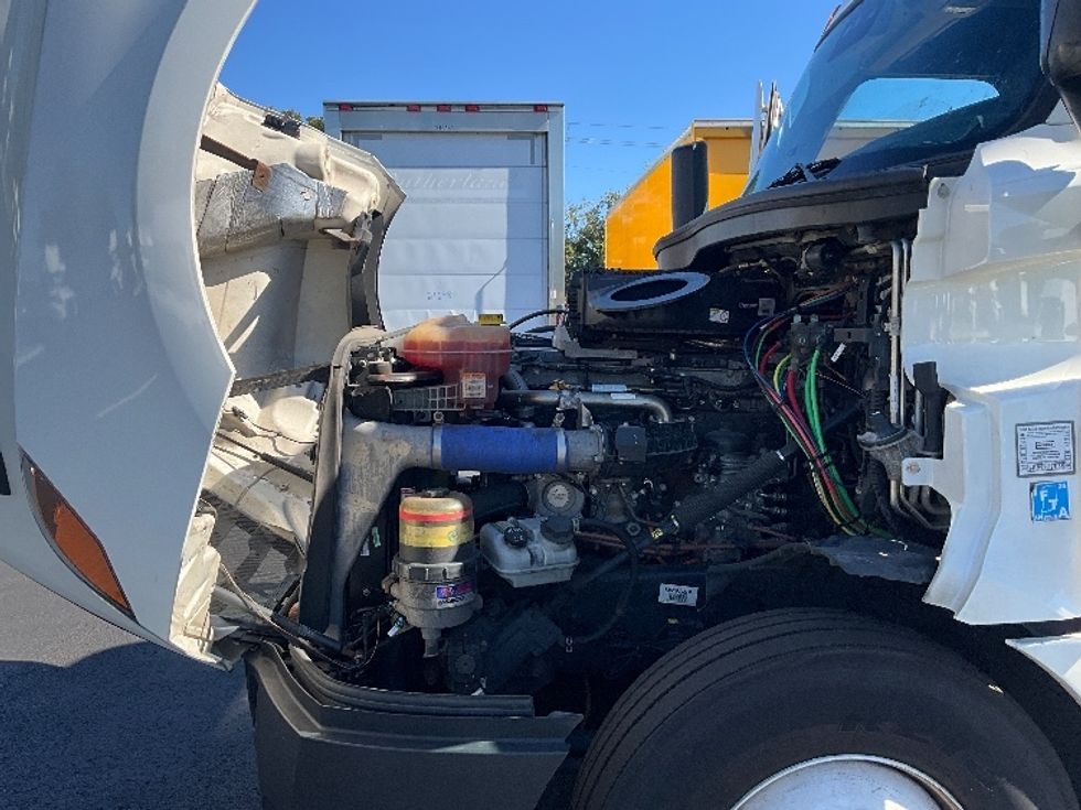 Sleeper Tractor-Heavy Duty Tractors-Freightliner-2021-T12664ST-Atlanta (Forest Park)-GA-626,553\n\t\tmiles-$ 54,000 - Image 19