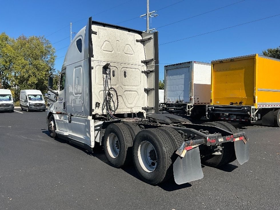 Sleeper Tractor-Heavy Duty Tractors-Freightliner-2021-T12664ST-Atlanta (Forest Park)-GA-626,553\n\t\tmiles-$ 54,000 - Image 5