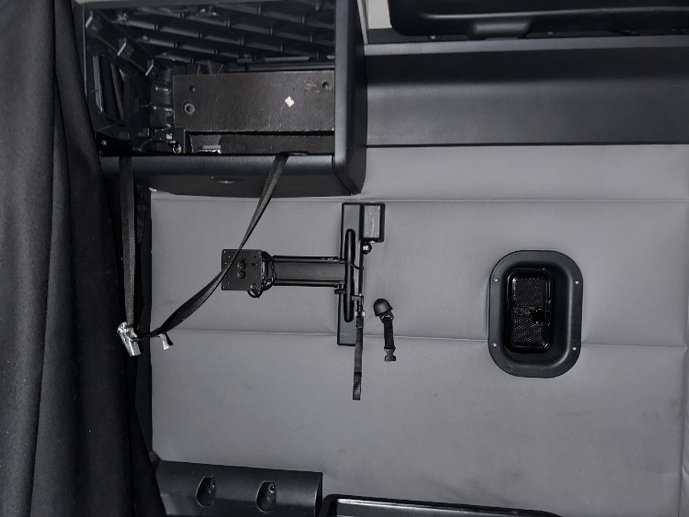 Sleeper Tractor-Heavy Duty Tractors-Freightliner-2021-T12664ST-Atlanta (Forest Park)-GA-674,264\n\t\tmiles-$ 49,500 - Image 19