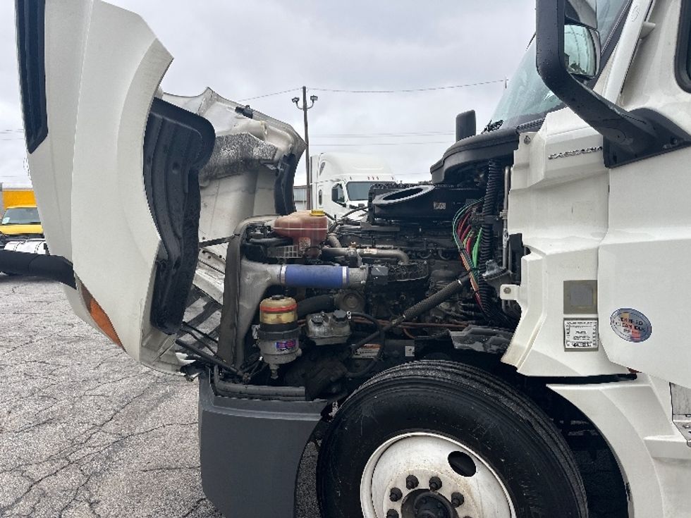 Sleeper Tractor-Heavy Duty Tractors-Freightliner-2021-T12664ST-Atlanta (Forest Park)-GA-674,264\n\t\tmiles-$ 49,500 - Image 21