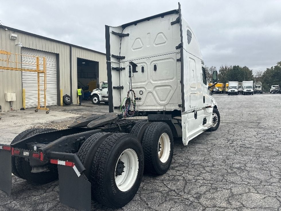 Sleeper Tractor-Heavy Duty Tractors-Freightliner-2021-T12664ST-Atlanta (Forest Park)-GA-674,264\n\t\tmiles-$ 49,500 - Image 7