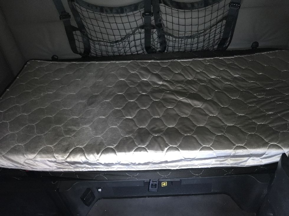 Sleeper Tractor-Heavy Duty Tractors-Freightliner-2021-T12664ST-Atlanta-GA-512,854\n\t\tmiles-$ 65,000 - Image 17