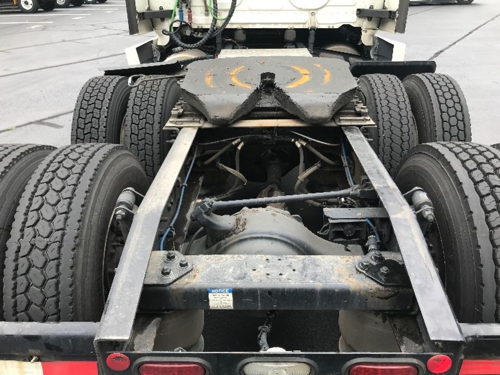 Sleeper Tractor-Heavy Duty Tractors-Freightliner-2021-T12664ST-Atlanta-GA-512,854\n\t\tmiles-$ 65,000 - Image 6