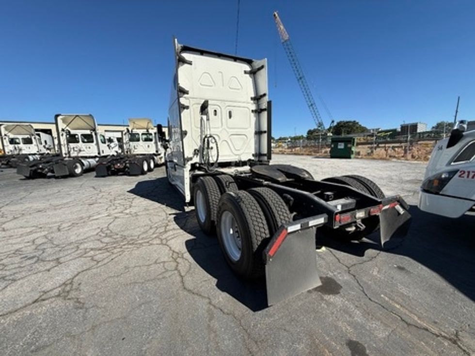 Sleeper Tractor-Heavy Duty Tractors-Freightliner-2021-T12664ST-Atlanta-GA-532,377\n\t\tmiles-$ 60,500 - Image 5
