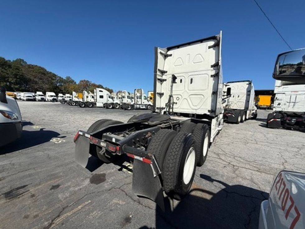 Sleeper Tractor-Heavy Duty Tractors-Freightliner-2021-T12664ST-Atlanta-GA-532,377\n\t\tmiles-$ 60,500 - Image 7